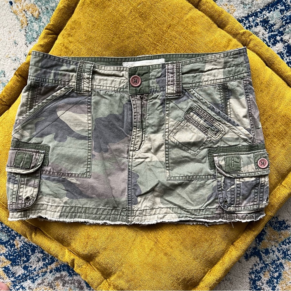 ***Moving Sale*** Ruehl No.925 New York Camouflage Young Adult Mini Skirt, 2